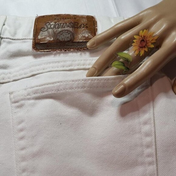 St Johns Bay, Not Worn, White Women's Jeans, Size 12M - Picture 8 of 9